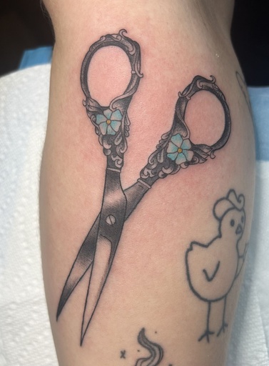 Vintage hairdresser shears, tattoo by Lily Spade, Dawnbringer Tattoo, Kansas City